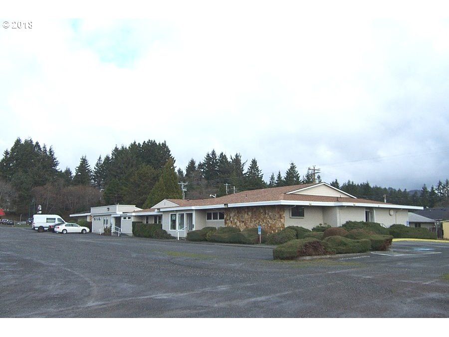 408 Alder St, Brookings, OR 97415